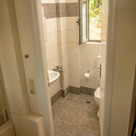 Amazing Beach House With Access To Private Beach!! *