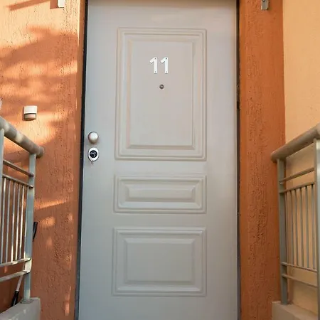 Amazing Beach House With Access To Private Beach!! *